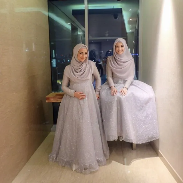 Anggunnya HQQ, 16+ Inspirasi Busana Bridesmaid Syar'i Menutup Dada Ini Layak Diadopsi 31