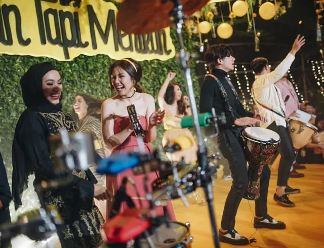 Dalam Memenuhi Kebutuhan Pelanggan Millennials, Tri Hadirkan Gala Premier Film #TemanTapiMenikah Bersama Falcon Pictures 3