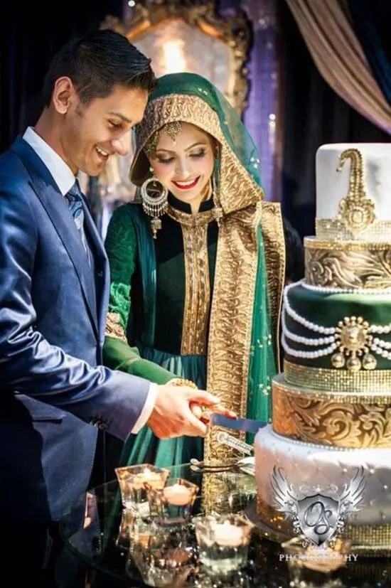 12 Inspirasi Busana Pengantin India Berhijab yang Menawan Hati. Saatnya Tampil Glamor dan Santun Kala Jadi Ratu Sehari 16