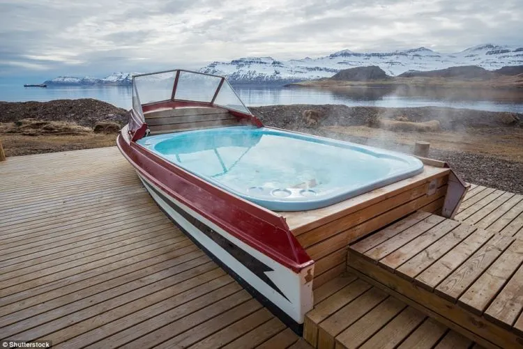 8 Hotel dengan Kolam Air Panas Paling Seksi di Dunia. Cocok Buat Bulan Madumu Nih! 10