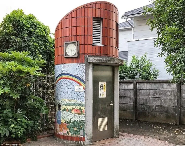 12 Desain Toilet Umum Paling Gokil di Jepang. Unik dan Kreatif Banget ya Idenya! 10