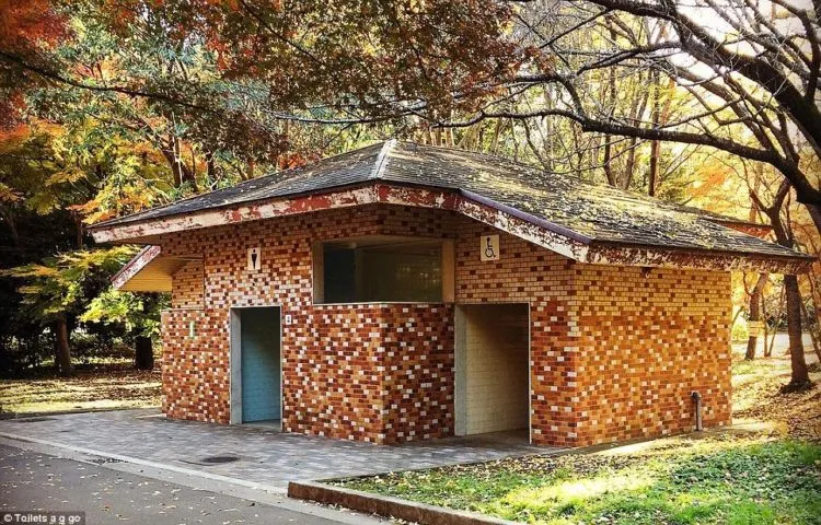 12 Desain Toilet Umum Paling Gokil di Jepang. Unik dan Kreatif Banget ya Idenya! 8