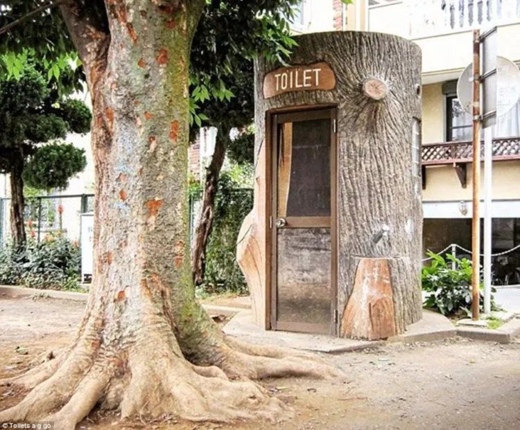 12 Desain Toilet Umum Paling Gokil di Jepang. Unik dan Kreatif Banget ya Idenya! 12