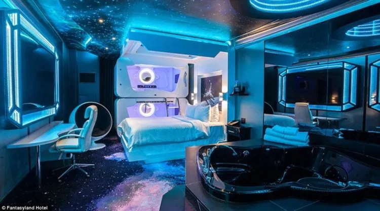Hotel Paling Gokil di Dunia, Kamarnya Berisi Dunia Fantasi. Ini Kamar Atau Negeri Dongeng ya? 16