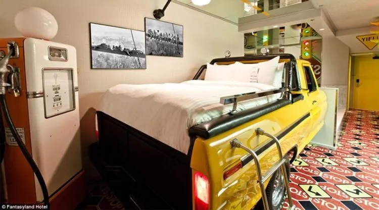 Hotel Paling Gokil di Dunia, Kamarnya Berisi Dunia Fantasi. Ini Kamar Atau Negeri Dongeng ya? 14