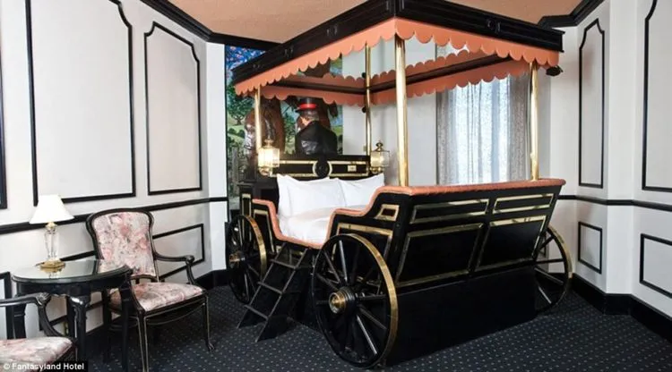 Hotel Paling Gokil di Dunia, Kamarnya Berisi Dunia Fantasi. Ini Kamar Atau Negeri Dongeng ya? 15