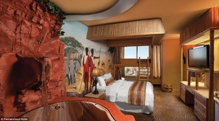 Hotel Paling Gokil di Dunia, Kamarnya Berisi Dunia Fantasi. Ini Kamar Atau Negeri Dongeng ya? 21