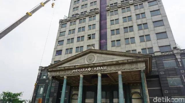 Kabarnya Gedung Perkantoran Ini Dikosongkan Karena Keangkerannya. Ah, Masa Sih? 7