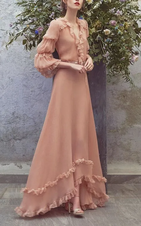 20 Inspirasi Model Gaun Kondangan untuk Pesta Terbaru 29