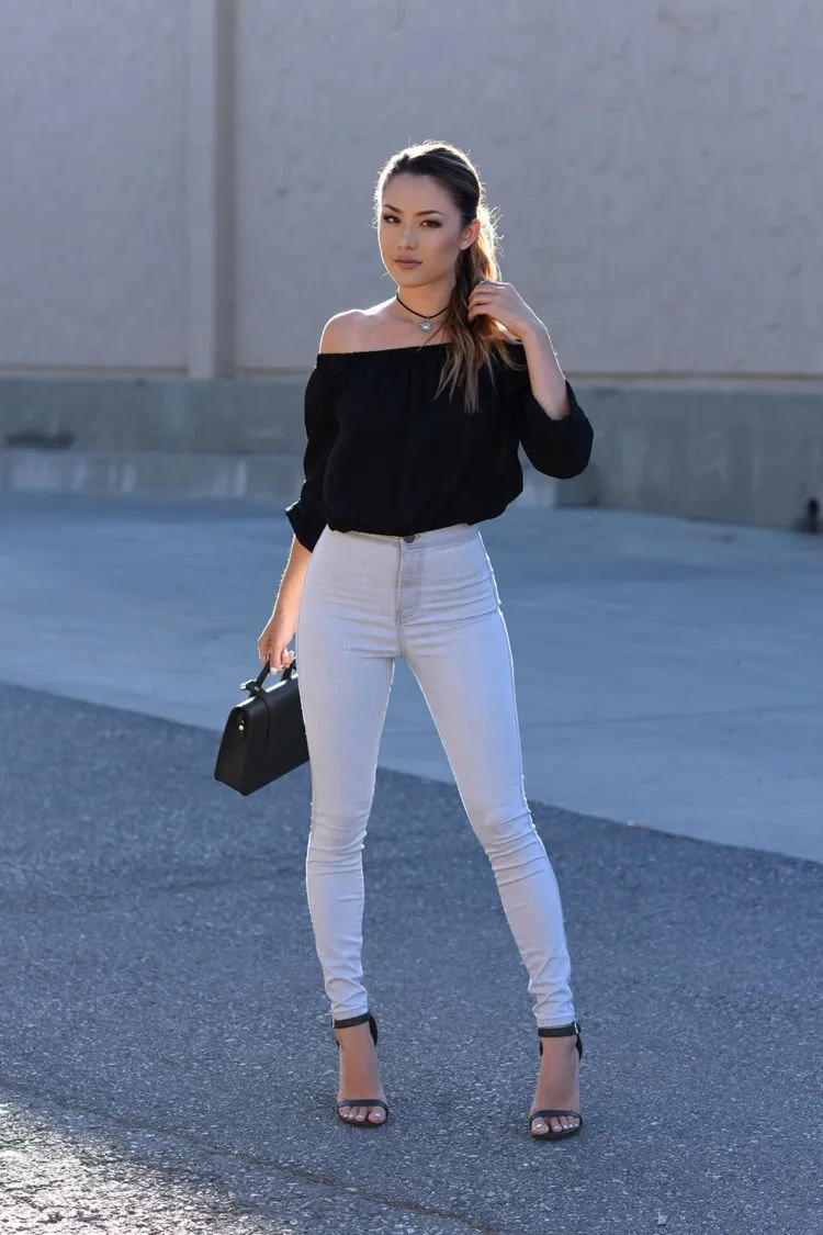 20 Alasan High-waisted Jeans Bisa Jadi Penolong Tampilanmu 37