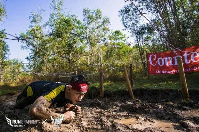 Jangan Ngaku Tangguh Kalau Belum Ikutan Counterpain Mud Warrior 4. Lomba Maraton Ala Latihan Militer! 14