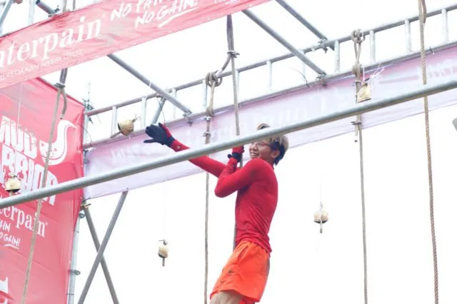 Jangan Ngaku Tangguh Kalau Belum Ikutan Counterpain Mud Warrior 4. Lomba Maraton Ala Latihan Militer! 13