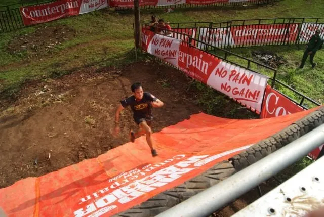 Jangan Ngaku Tangguh Kalau Belum Ikutan Counterpain Mud Warrior 4. Lomba Maraton Ala Latihan Militer! 9