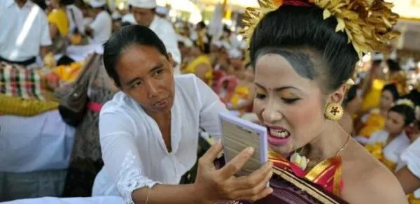 Kenal Lebih Dekat dengan Tradisi Potong Gigi di Bali. Katanya, Ini Buat Kebaikan, Lho…