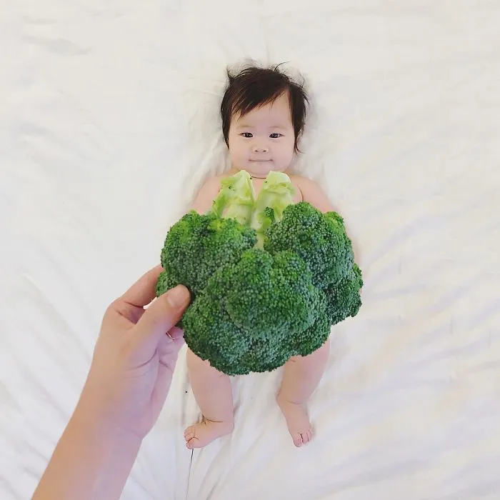 Bisa Ditiru nih, 12 Outfit dari Makanan buat Pemotretan Bayi. Hemat dan Hasilnya Lucu Banget! 19