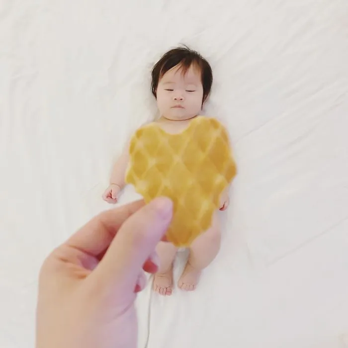 Bisa Ditiru nih, 12 Outfit dari Makanan buat Pemotretan Bayi. Hemat dan Hasilnya Lucu Banget! 20