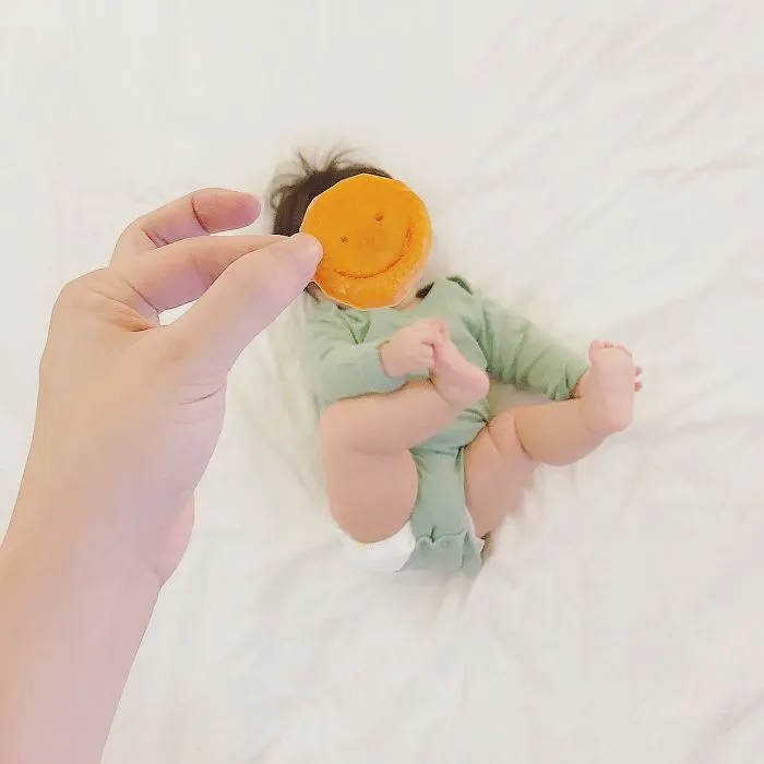 Bisa Ditiru nih, 12 Outfit dari Makanan buat Pemotretan Bayi. Hemat dan Hasilnya Lucu Banget! 16