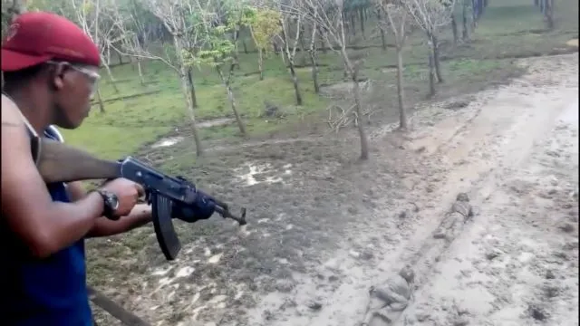 3 Latihan Militer Indonesia Ini Pasti Bikin Kamu Gemeteran. Cobain di Counterpain Mud Warrior 4 10