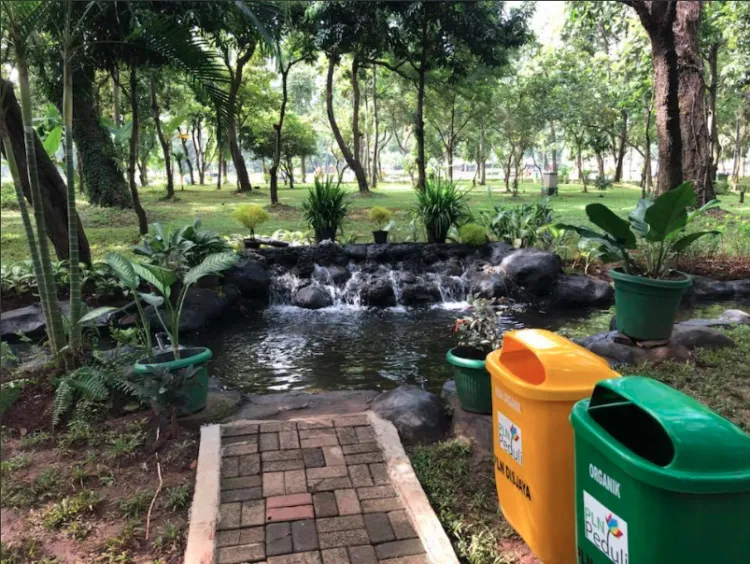 Hore, Sandiaga Uno Resmikan Taman di Barat Monas. Jakarta Punya Taman yang Instagramable Nih! 4