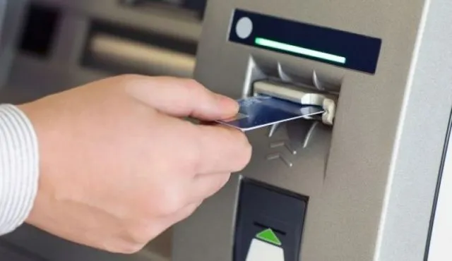 Agar Lebih Waspada Saat Ambil Uang di ATM, Ini 5 Fakta yang Harus Kamu Tahu Tentang Skimming 8