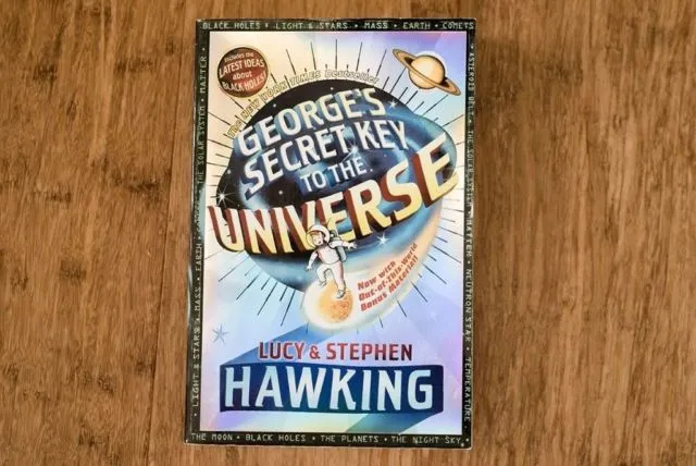 Ilmuwan Ternama Stephen Hawking Meninggal. Ini Kontribusinya yang Mungkin Kamu Cuma Tahu dari Film 12