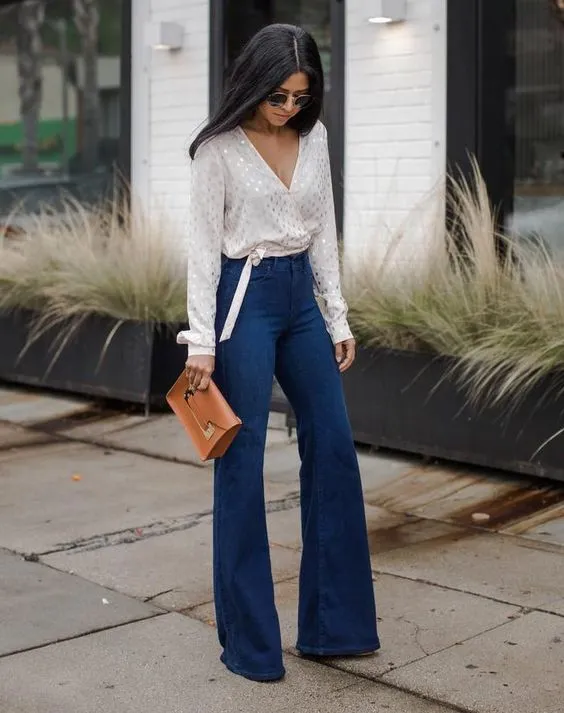20 Alasan High-waisted Jeans Bisa Jadi Penolong Tampilanmu 30