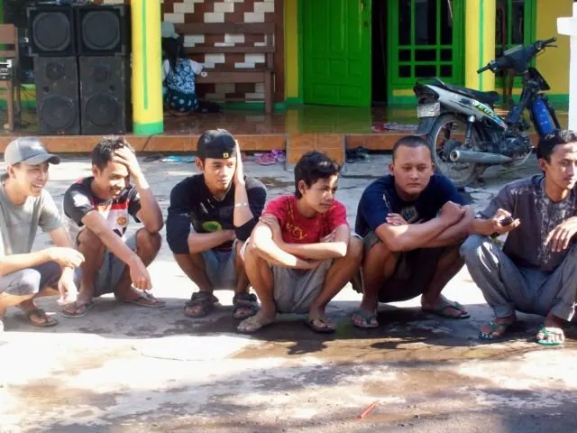 5 Alasan Orang Bule Susah Banget Jongkok. Banyak Juga Lho yang Sama Sekali Tidak Bisa 9