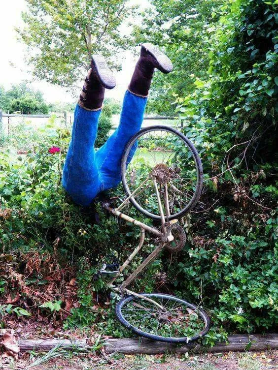 14 Potret Orang-Orangan Sawah Anti Mainstream. Bahkan Udah Ada Lho yang Bentuknya Robot Serigala 22