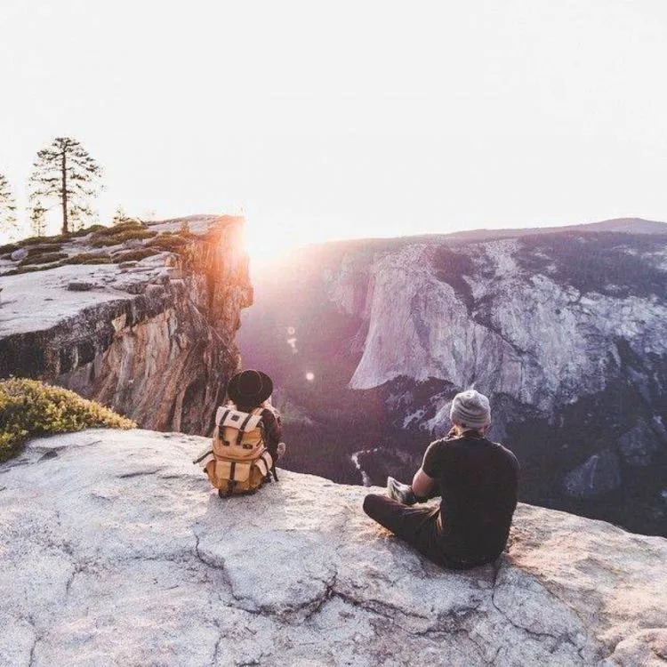 7 Gaya Foto Liburan yang Disukai Pengguna Instagram. Dijamin Like dan Komen pun Bakal Berdatangan! 14