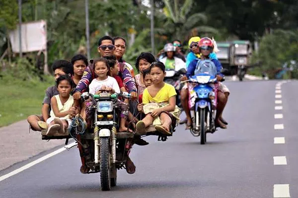 Bonceng Ramean Ternyata Nggak Cuma Ada di Sini, Bahkan di Luar Negeri Banyak yang Lebih Absurd Lho 15
