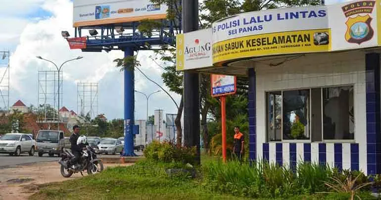 Hati-hati, Polisi Sering Bersembunyi di Beberapa Tempat ini Lho. Daripada Kena, Mending Taati Aturan! 10
