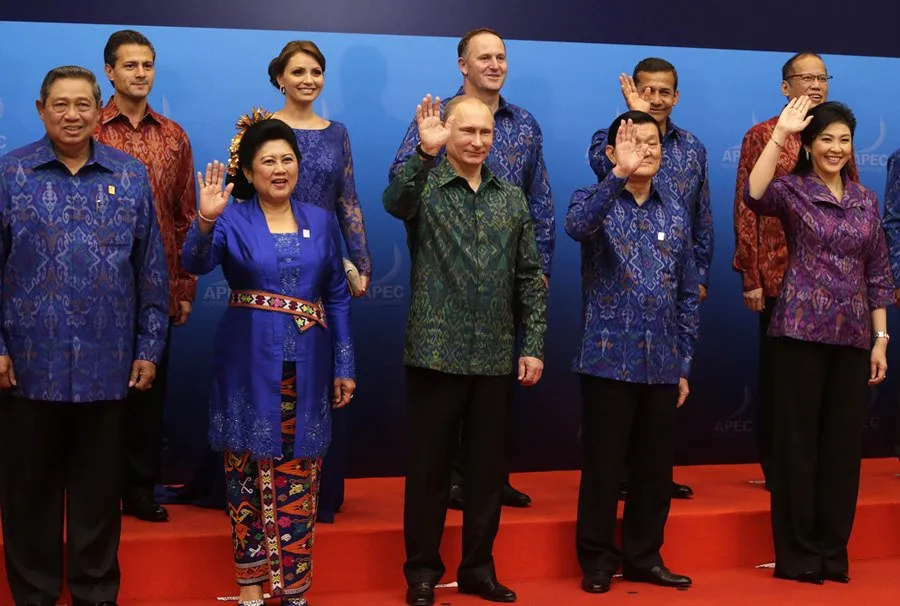 Untuk Kamu Generasi Millenial, Wajib Tahu 5 Fakta Unik Baju Batik Ini!