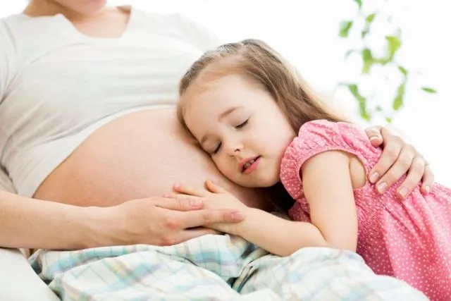 8 Kalimat Penenang buat Si Kakak Ketika Akan Punya Adik. Super Bijak! 10
