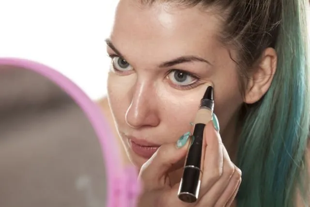 7 Tips Makeup Pemilik Mata Belo, Biar Makin Cantik 8