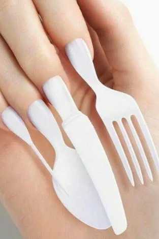 14+ Nail Art Terunik sampai Bikin Alis Kamu Mengernyit. Ada yang Lucu, Ada Pula yang Super Nyentrik 21