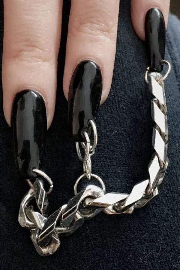 14+ Nail Art Terunik sampai Bikin Alis Kamu Mengernyit. Ada yang Lucu, Ada Pula yang Super Nyentrik 26