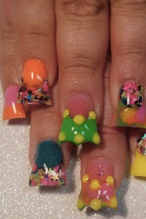 14+ Nail Art Terunik sampai Bikin Alis Kamu Mengernyit. Ada yang Lucu, Ada Pula yang Super Nyentrik 27