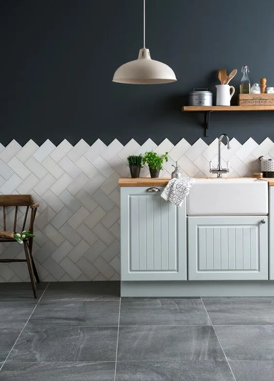 11 Inspirasi Keramik Dapur yang Dipasang di Dinding. Motifnya Artistik! 14 keramik dinding minimalis