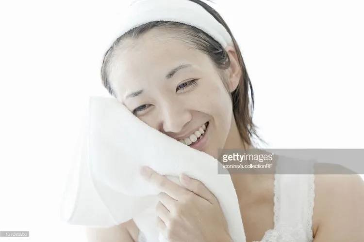 Rahasia Cuci Muka Ala Wanita Jepang yang Bikin Wajahnya Tampak Muda 12