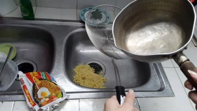 13+ Momen Apes yang Pasti Bikin Siapa pun Emosi Saat Mengalaminya. Tapi Tetap Harus Sabar, Ya! 34