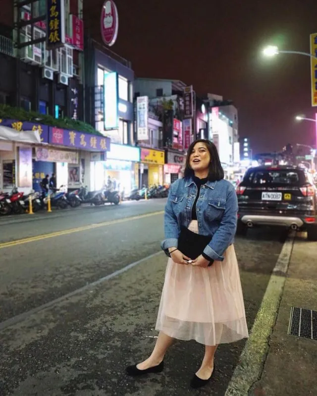 15 Inspirasi Gaya Badan Curvy ala Sarah Ayu 24