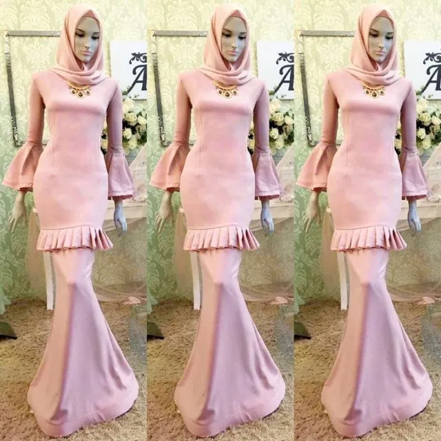 Selain Hijab Pocong yang Viral, Busana Karya Azzim Aziz Juga Nggak Kalah Fenomenal 25