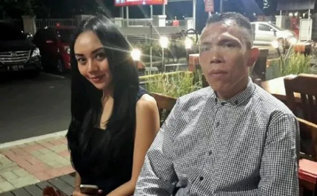 Menikahi Pria Berseragam, 12 Seleb ini Kini Sibuk Dampingi Suami Bertugas. Bye-Bye, Dunia Hiburan~ 21