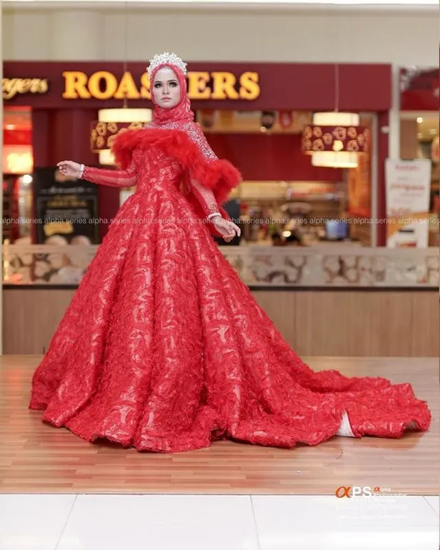 Selain Hijab Pocong yang Viral, Busana Karya Azzim Aziz Juga Nggak Kalah Fenomenal 21