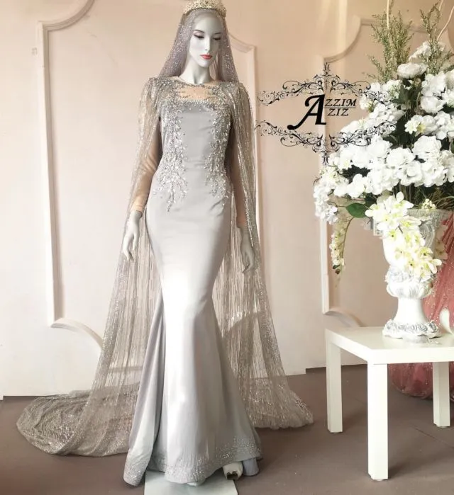 Selain Hijab Pocong yang Viral, Busana Karya Azzim Aziz Juga Nggak Kalah Fenomenal 23