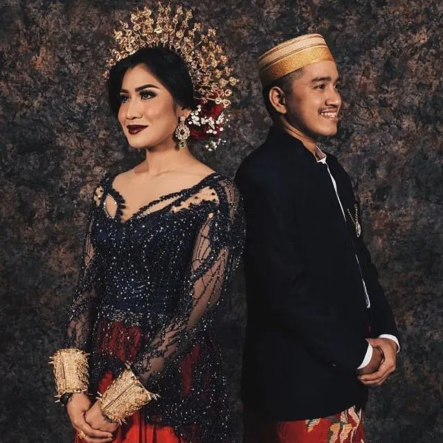 Parade Pengantin Bugis Mengenakan Baju Bodo Kaya Warna. Memikat Setiap Orang yang Memandangnya 18