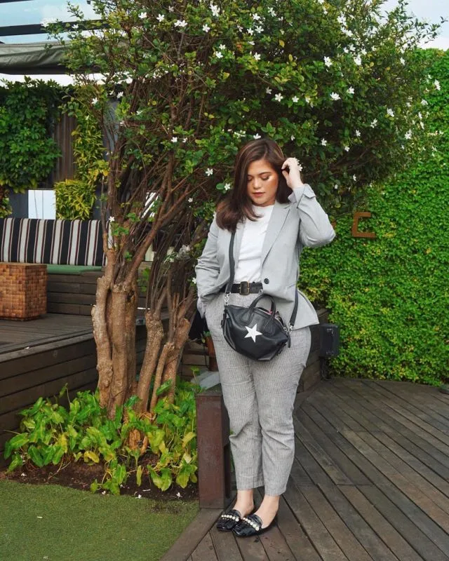 15 Inspirasi Gaya Badan Curvy ala Sarah Ayu 19