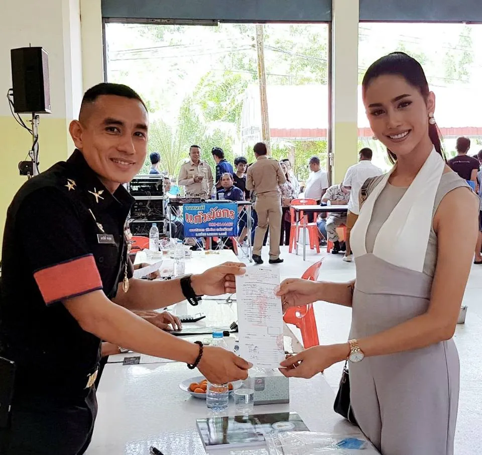 11 Penampakan Ladyboy Thailand yang Lagi Daftar Wajib Militer. Biar Kata Feminin, Jiwa mah Tetap Laki~ 17