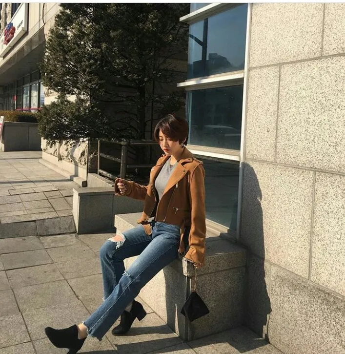Sedikit Berkesan Tomboy, 10+ Gaya Hits Han Yoora Ini Buktikan Rambut Pendek Pun Bisa Bikin Terlihat Imut dan Manis 14