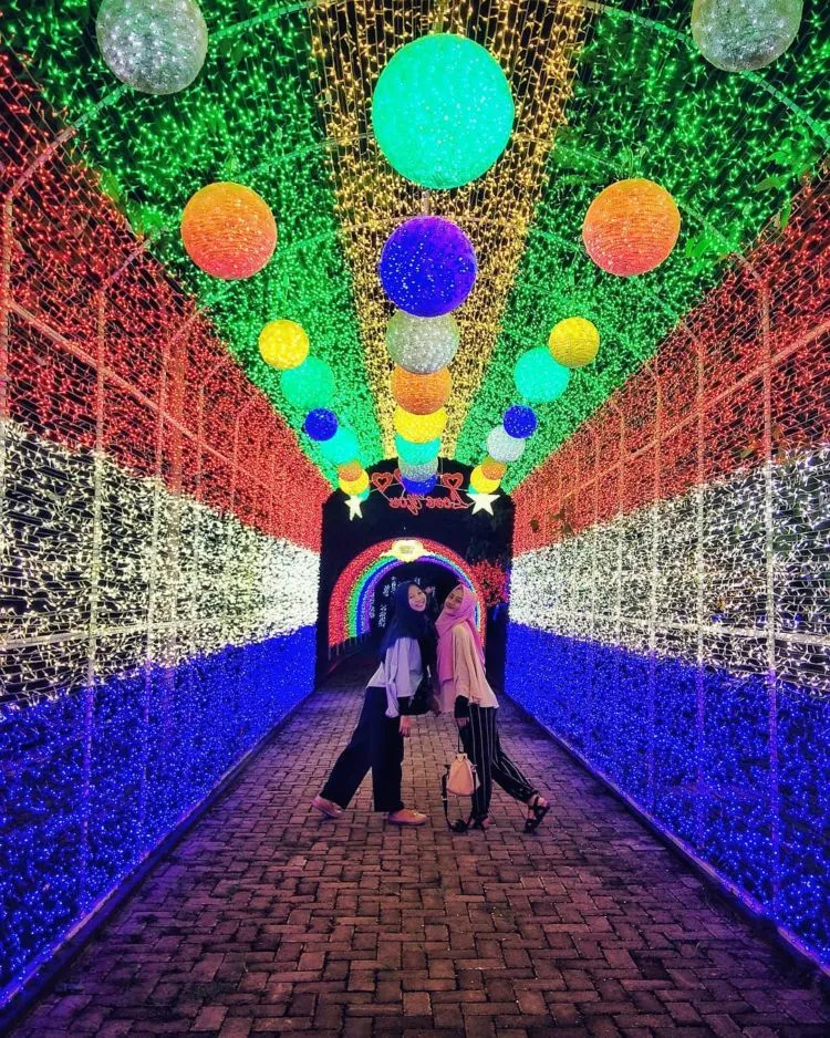 Light Festival Sindu Kusuma Edupark, Wisata Hits di Jogja yang Sebaiknya Kamu Kunjungi Segera! 10